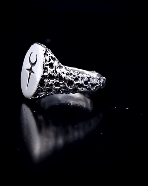 Lilith Lunar Signet Ring