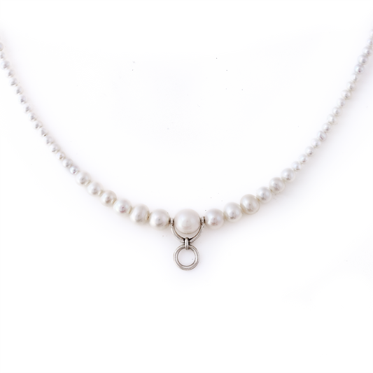 Coquette O-Ring Pearl Necklace